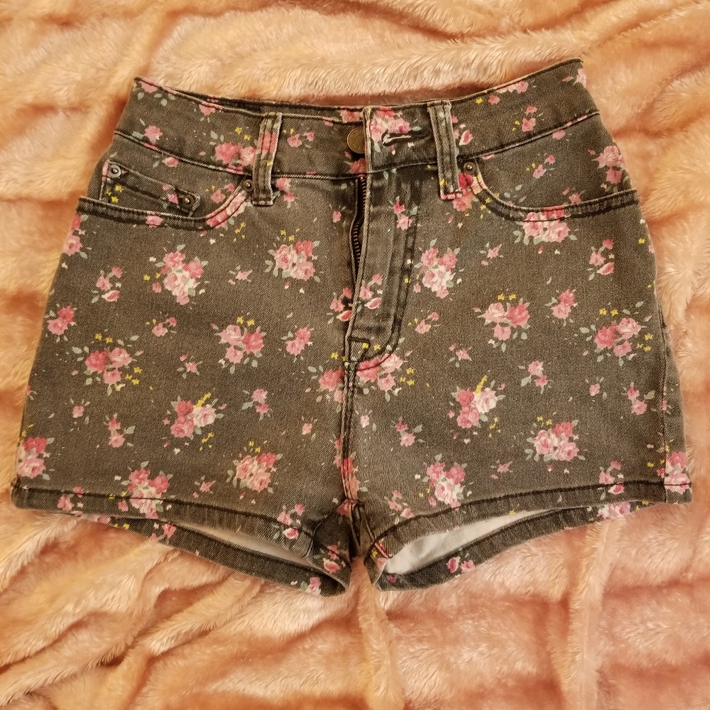 flower hot short